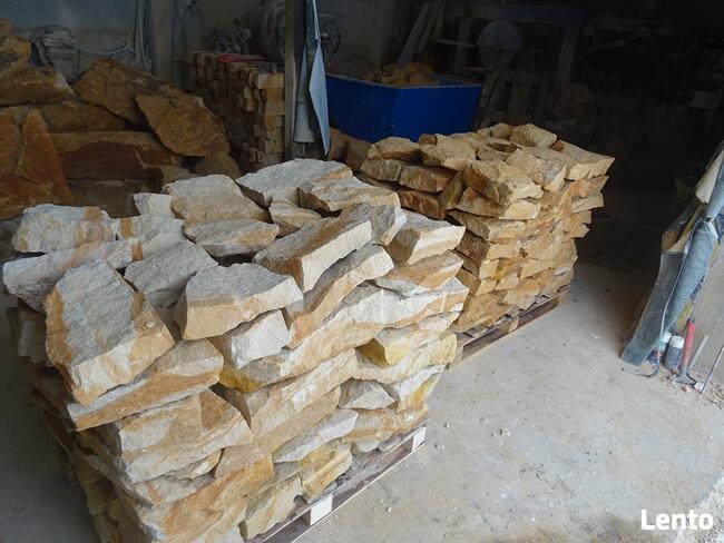 płaski naturalny żółty kamień ogrodowy