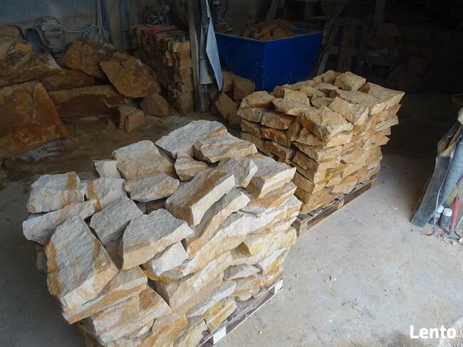 płaski naturalny żółty kamień ogrodowy