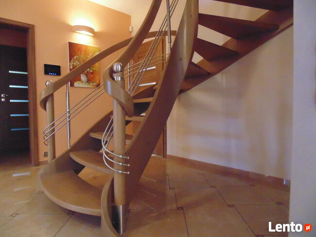 Schody drewniane, schody gięte, podłogi z drewna