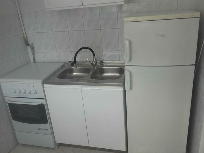 Wyremontowane w 2020 r. z rocznymi meblami .