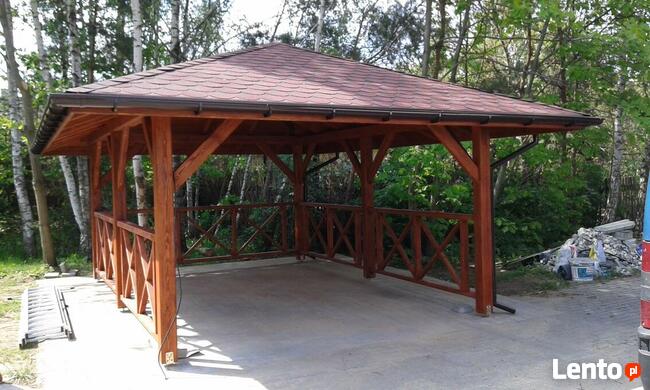 Wynajem i obsługa atrakcji plenerowych, dmuchańce, karuzele.