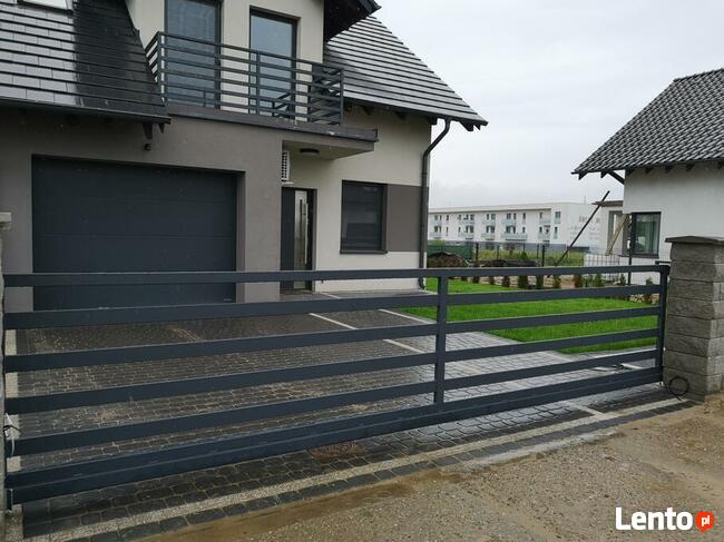 Balustrady, ogrodzenia, bramy