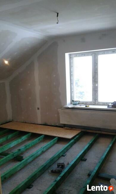 Wynajem i obsługa atrakcji plenerowych, dmuchańce, karuzele.