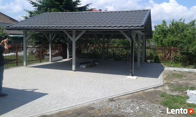 Wynajem i obsługa atrakcji plenerowych, dmuchańce, karuzele.