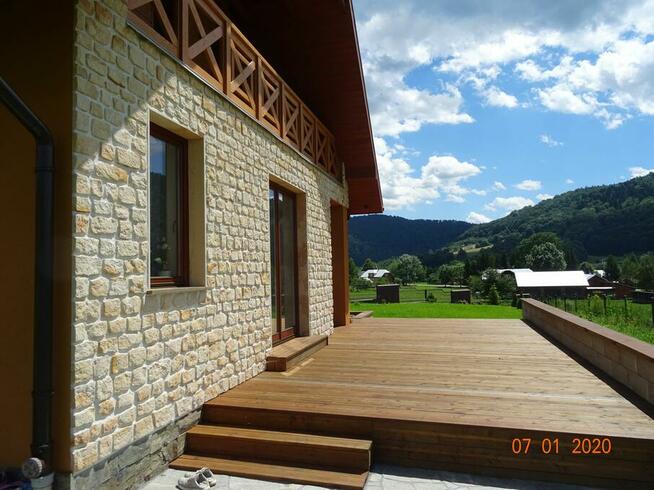 płytki w kształcie starej cegły