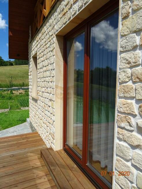 Kamień ścienny naturalny piaskowiec dekoracyjny elewacyjny