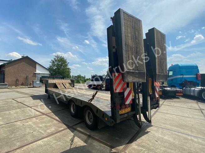 Wynajem naczepy niskopodwoziowej ciągników transport maszyn