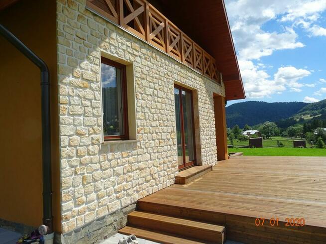 płytki w kształcie starej cegły