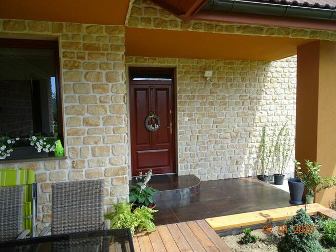 Kamień ścienny naturalny piaskowiec dekoracyjny elewacyjny