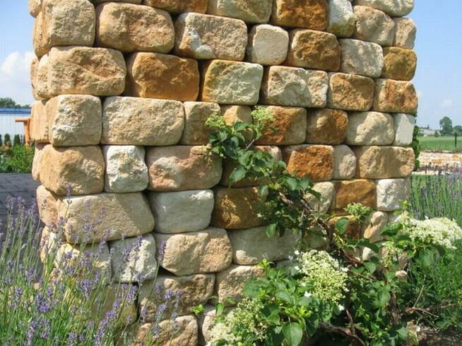 cegła na do budowy murków skalnych grilla wędzarni altanki