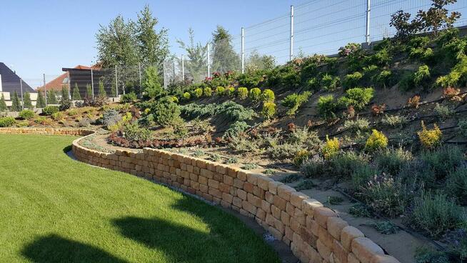 cegła na do budowy murków skalnych grilla wędzarni altanki