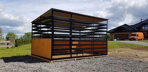 Kojec dla psa pomieszczenie na narędzia opał lub śmieci