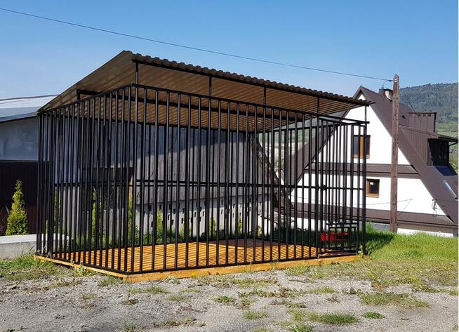 Kojec dla psa pomieszczenie na narędzia opał lub śmieci