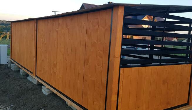 Kojec dla psa pomieszczenie na narędzia opał lub śmieci