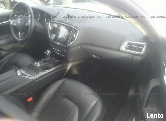 Maserati Ghibli 2017, 3.0L, lekko uszkodzony przód