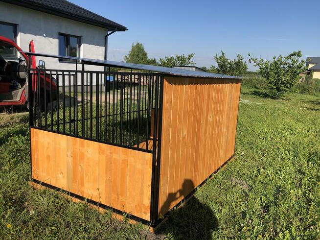 Kojec dla psa pomieszczenie na narędzia opał lub śmieci