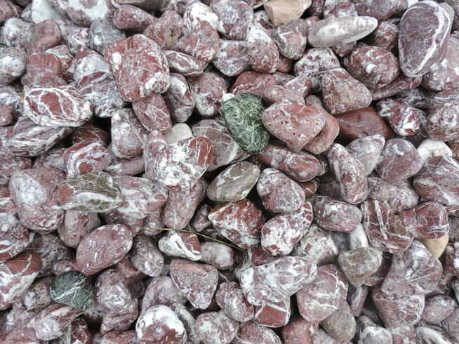 Otoczak czerwony Atlas Red kamień ogrodowy Vanga Kora Granit