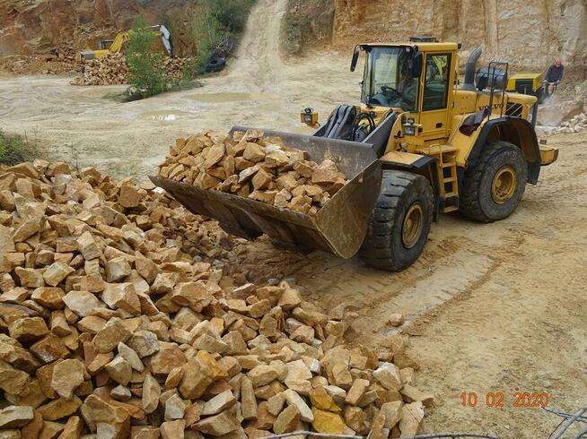 Kamień na oczko wodne staw skarpy Wieluń Wrocław Opole
