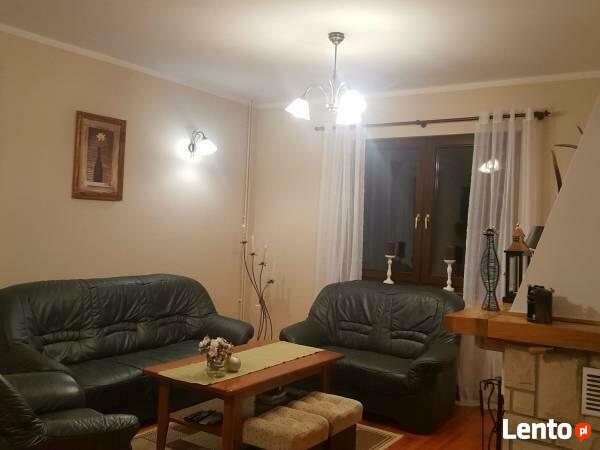 Dom całoroczny na Mazurach z własną plażą i pomostem.