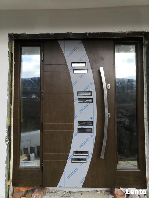 Drewniane drzwi zewnętrzne do domu od producenta Dowóz GRATIS