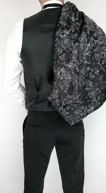 Garnitur męski z kamizelką i krawatem kwiaty XXXL