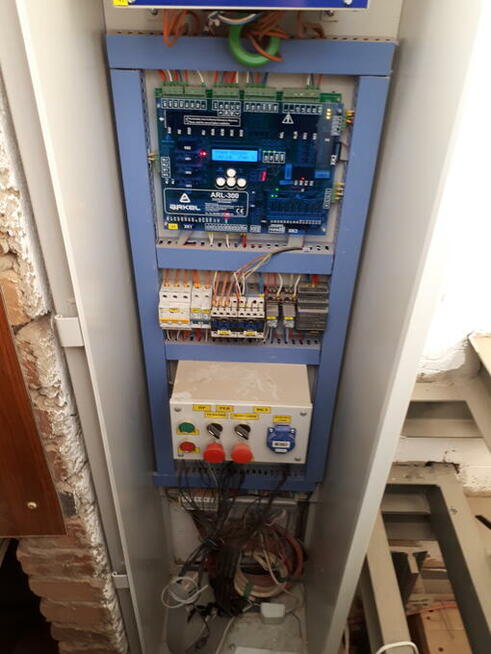 Serwis podnośników, winda, i żurawi.