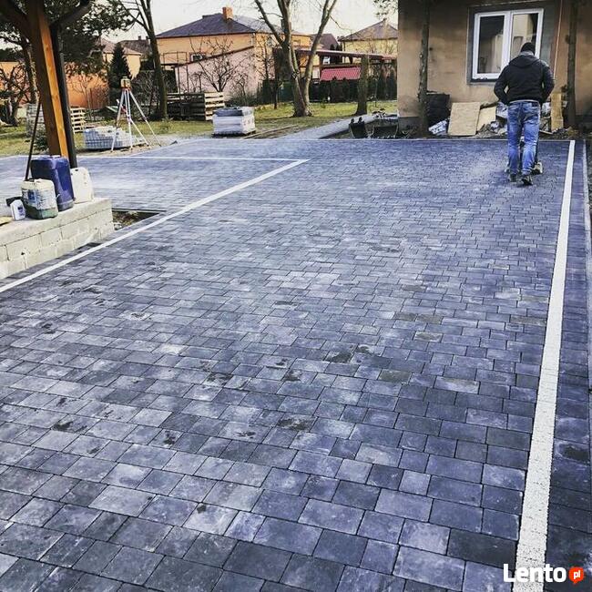 Układanie kostki brukowej - posesja, plac, taras