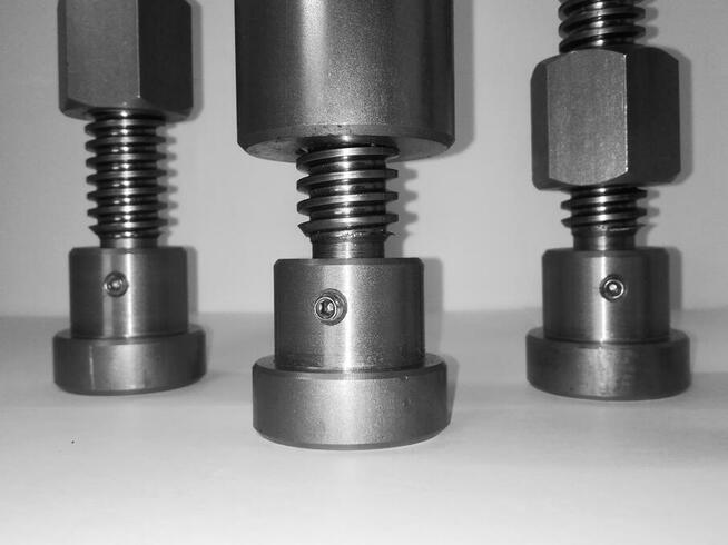 Śruba trapezowa tr 22x5 ścisk stolarski do pras imadło docis