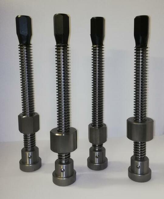 Śruba trapezowa tr 22x5 ścisk stolarski do pras imadło docis