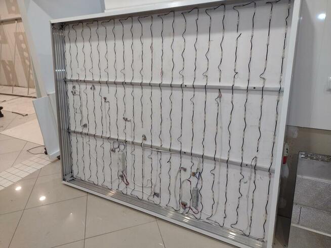 Witryna podświetlana 720 x 220 cm