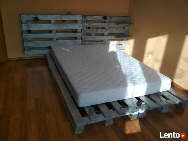 Materac 140 x 200, dwustronny i łóżko z palet