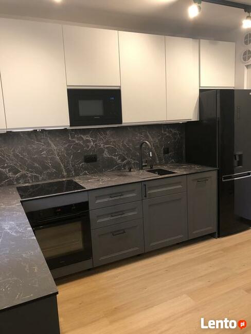 Blaty kompaktowe obróbka, montaż. Mat. własny i powierzony.