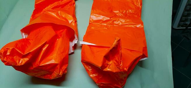 Odsprzedam Nowe 4 kpl. Kombinezony wodno i wiatro odporne