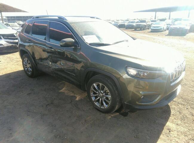 Jeep Cherokee 2021, 3.2L, Latitude, od ubezpieczalni