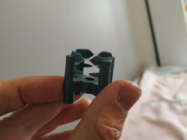 Podkładka pod zbrijenia kość wylewka otulina 25mm500szt Sw