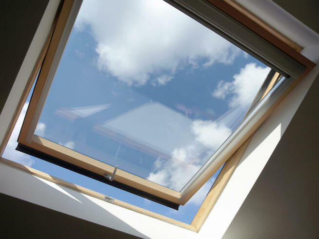 SERWIS I RENOWACJA OKIEN DACHOWYCH VELUX FAKRO ROTO
