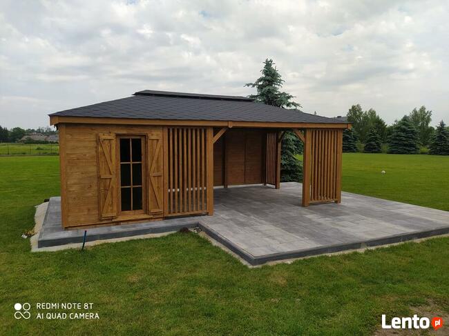 Drewniana altana i domek - konstrukcja ogrodowa 2w1 z oknami