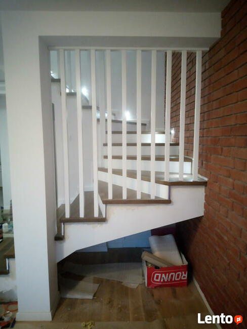 Schody drewniane samonośne i na beton