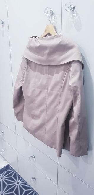 Krótki damski prochowiec, płaszczyk