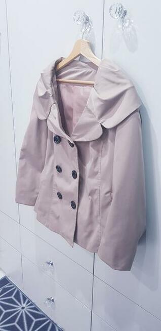 Krótki damski prochowiec, płaszczyk