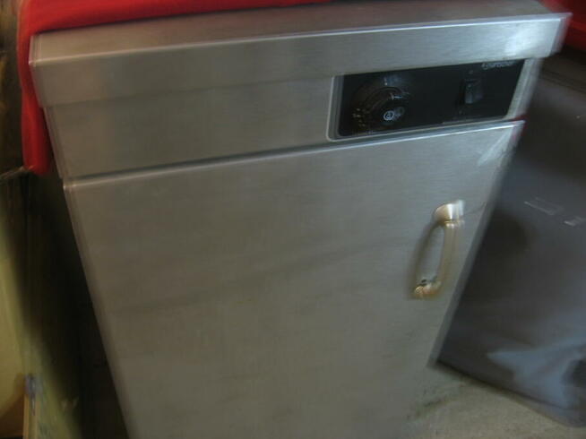 gastronomiczny podgrzewacz talerzy firmy bartscher.