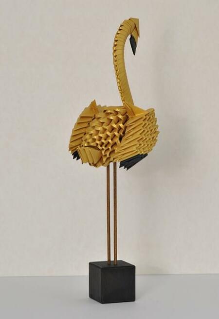 Flaming - origami modułowe 3D, papier - metaliczny złoty.