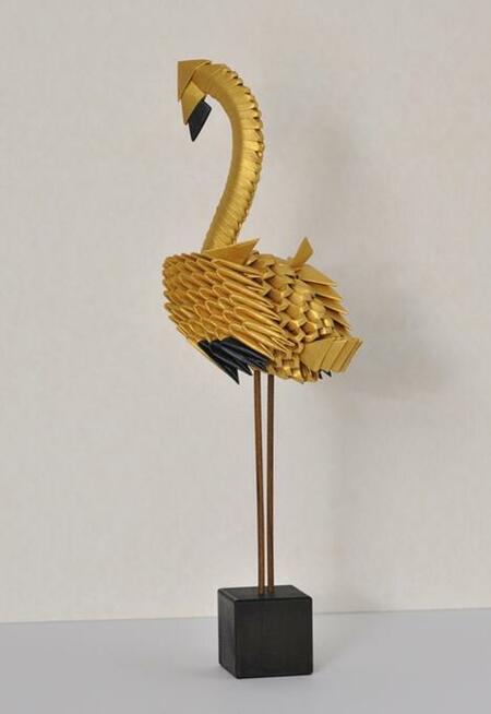 Flaming - origami modułowe 3D, papier - metaliczny złoty.