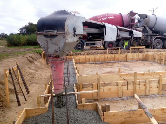 Przyjmę zlecenia na budowy domów od podstaw.