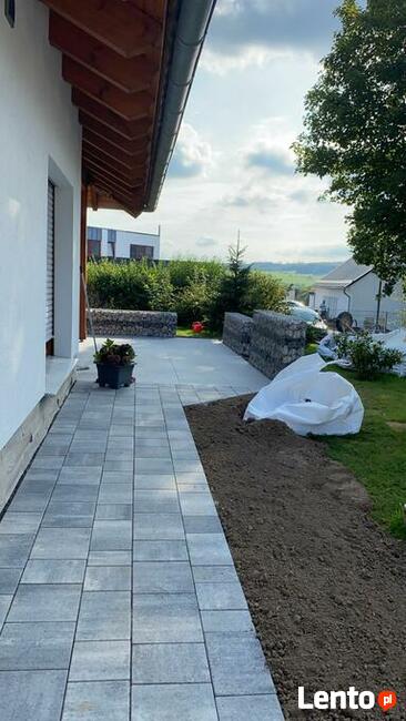 UKŁADANIE KOSTKI BRUKOWEJ