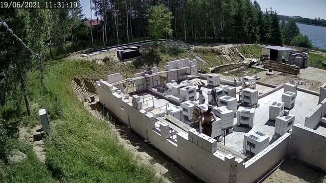 Przyjmę zlecenia na budowy domów od podstaw.