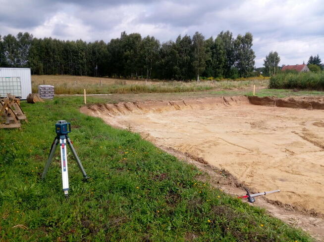 Przyjmę zlecenia na budowy domów od podstaw.