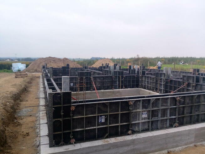 Przyjmę zlecenia na budowy domów od podstaw.