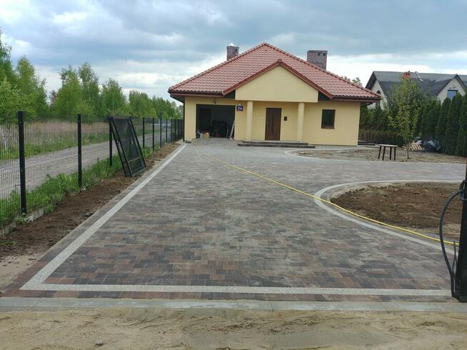 Układanie kostki brukowej Usługi brukarskie brukarstwo