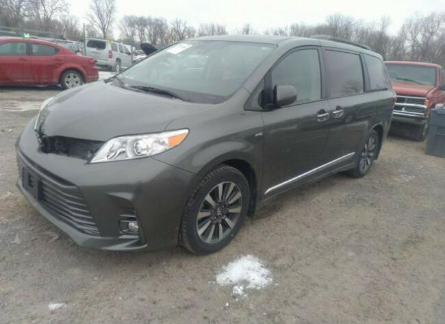 Toyota Sienna 2019, 3.5L, 4x4, XLE, od ubezpieczalni